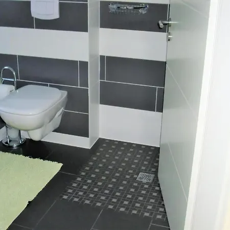 Apartment In Mit Grill, Terrasse Und Garten *