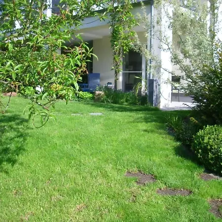 Apartment In Mit Grill, Terrasse Und Garten