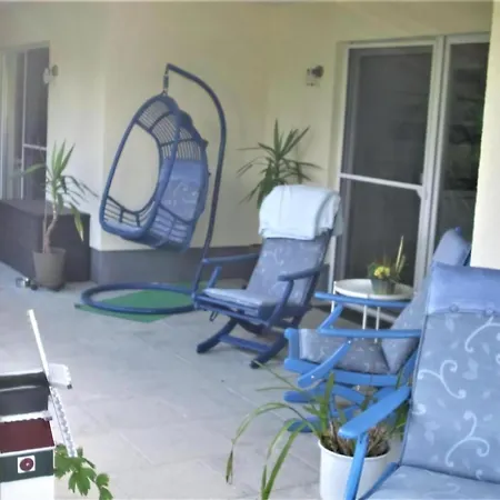 Apartment In Mit Grill, Terrasse Und Garten *