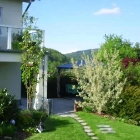 Apartment In Mit Grill, Terrasse Und Garten
