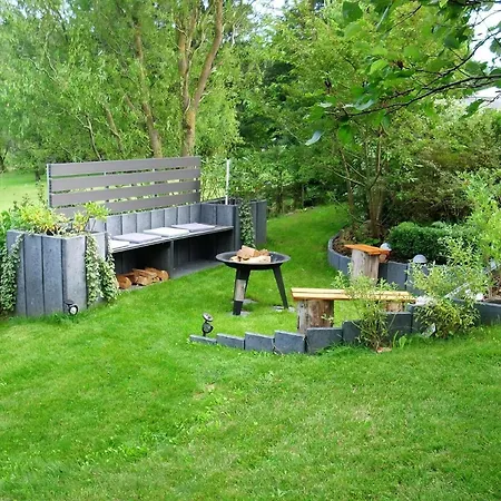 In Mit Grill, Terrasse Und Garten Apartment *